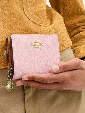 Coach CEC34 Snap Wallet in Signature Canvas & Leather Powder Pink *SEALED*